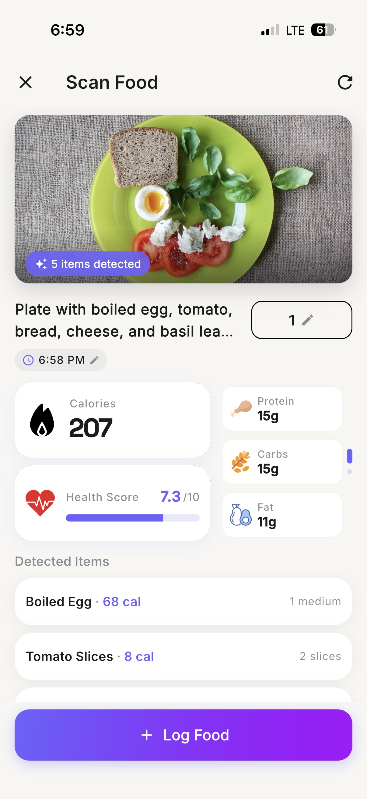 App screen showing AI-detected macros with adjustable portion sizes.